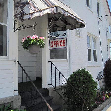 Rosecourt Motel สตราตฟอร์ด ภายนอก รูปภาพ