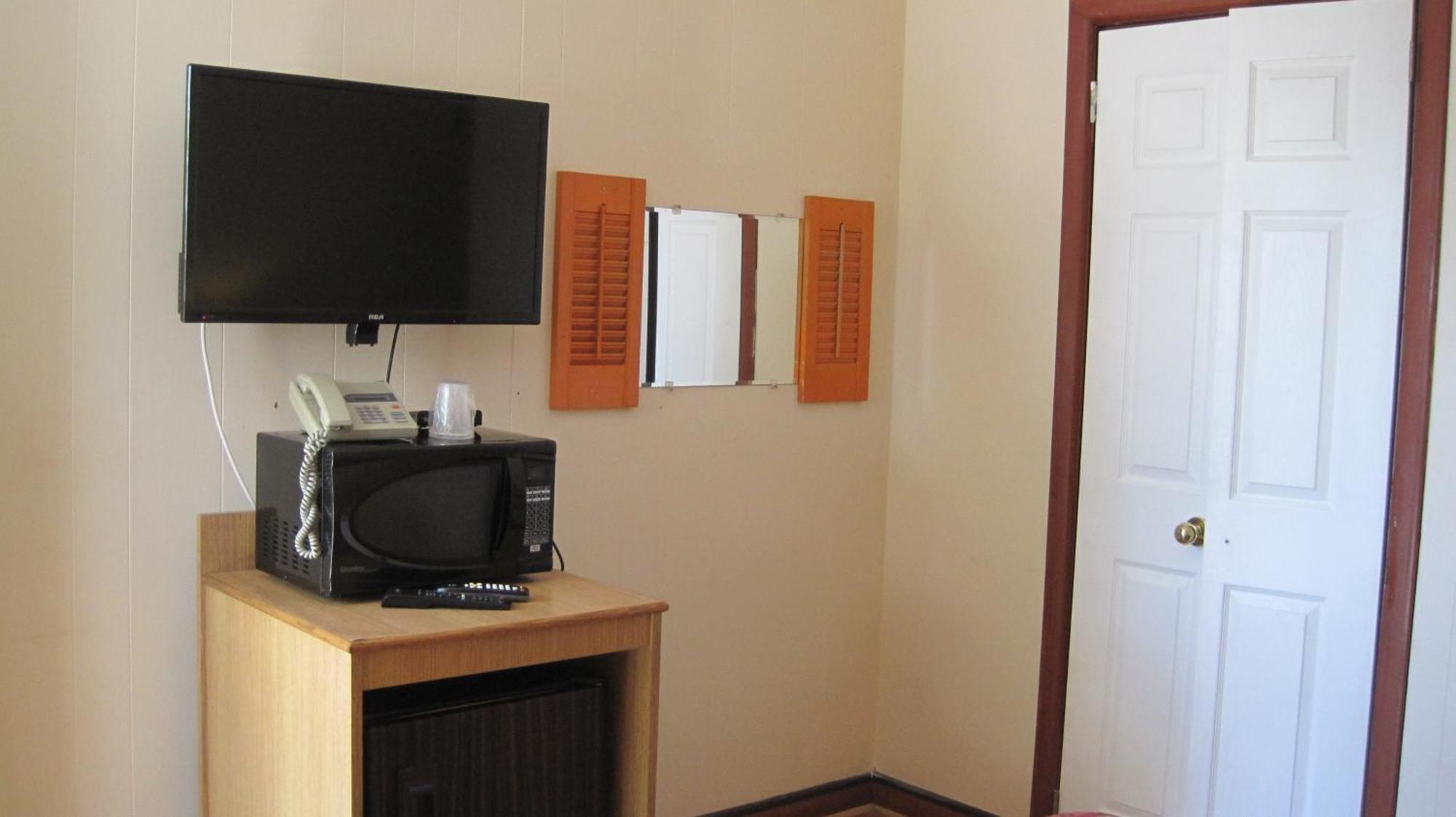 Rosecourt Motel สตราตฟอร์ด ภายนอก รูปภาพ