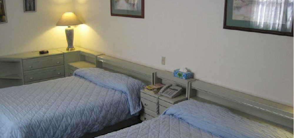 Rosecourt Motel สตราตฟอร์ด ภายนอก รูปภาพ